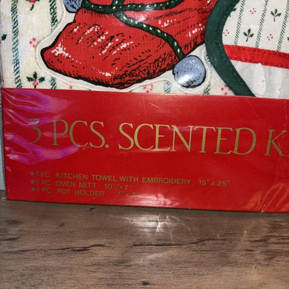 Vtg 3 Pc Cranberry Scented‎ Kitchen Set Towel Oven Mitt Pot Holder New Old Stock